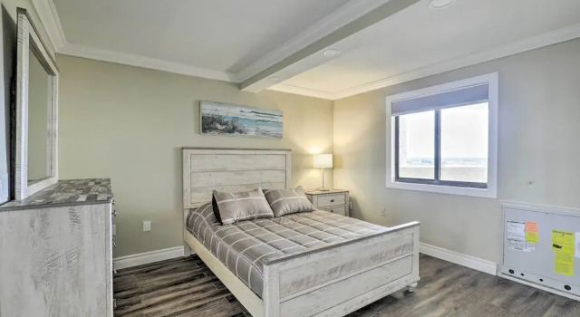 Апартаменты Waterfront Resort Condo w/ Private Beach & Pool