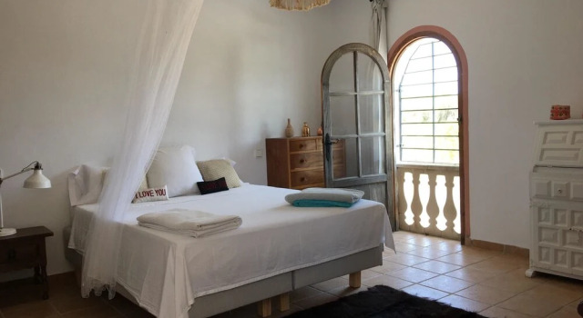 House With 5 Bedrooms in Ibiza, With Wonderful Mountain View, Private, Rezerwuj Hotel Hotele w Majorka z parkingiem, Parking