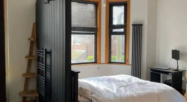 Edwardian Villa by the Sea Sleeps 8 Coastal Walk, Varaa Villa Mökit kohteessa Merseyside, Mökki