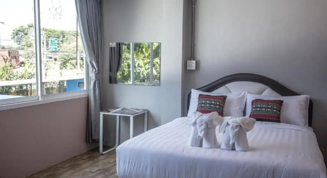 Baan Chang Hotel & Coffee House