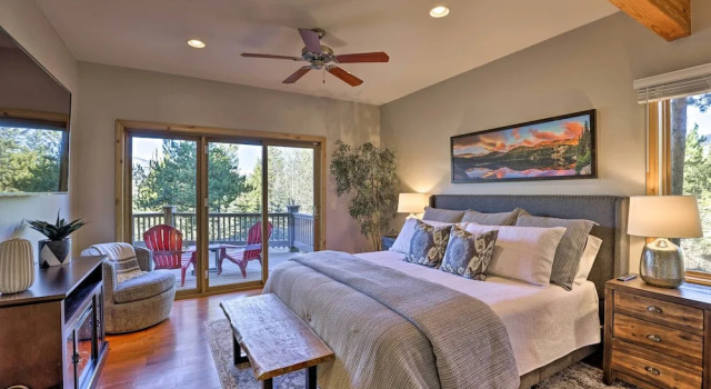 Cabin w/ Game Room & Mtn Views in Silverthorne!, Rezerwuj Dom wakacyjny Hotele w Vail Ski z parkingiem, Parking