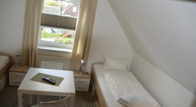 Ferienhaus Tina, Забронировать Отель Вирдум 