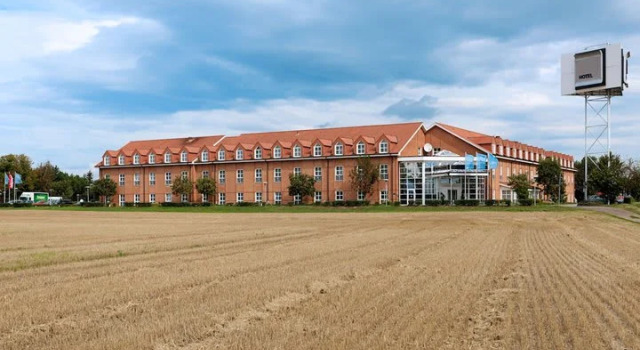 Люкс Courtyard by Marriott Magdeburg
