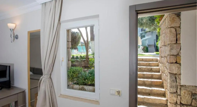 Люкс Economy Moonshine Hotel & Suites