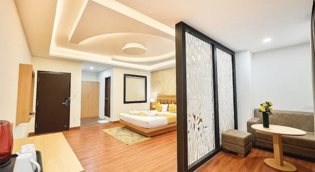 Люкс с балконом и с видом на горы Staynest Near Ridge Park Gangtok