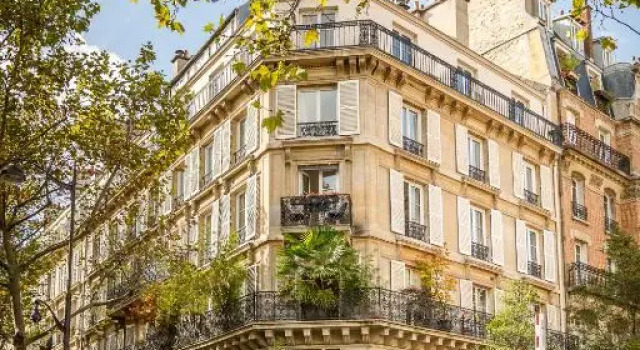 Luxury 2 Bedroom With Balcony - Louvre & Notre Dame, Забронировать Отель Париж Иль-де-Франс, рядом с Лувр — Риволи