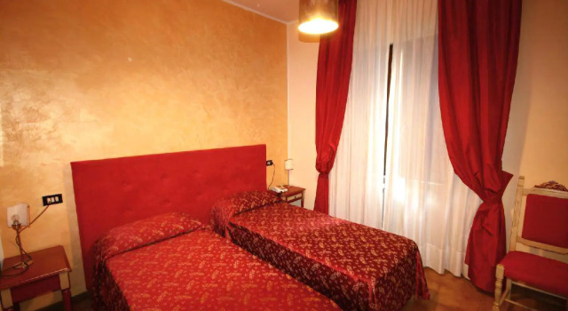 Hotel Fiordigigli, Varaa Hotelli  