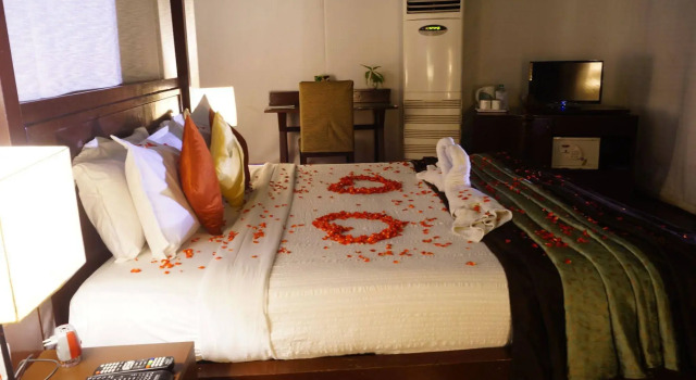 Dudhsagar Spa Resort, Buchen Sie Resort Hotels in Lagos mit Pool, Schwimmbad