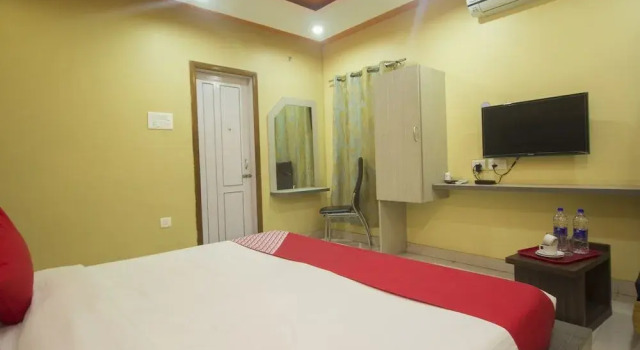 OYO 13521 Sudhriti Hotel, Prenota Hotel Siliguri West Bengal