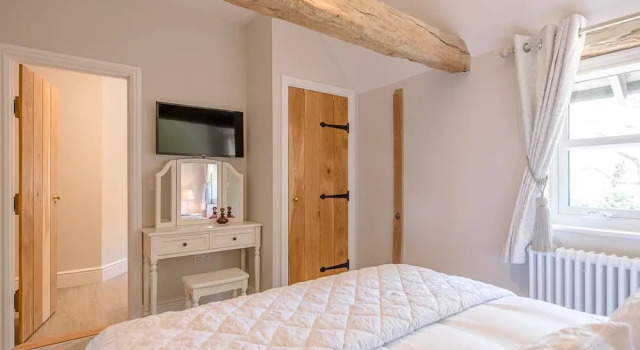 Chapel Cottage at Pond Hall Farm, Stunnning Property with Private Hot Tub, Hadleigh, Забронировать Отель Отели Англии 3 звезды, 3*