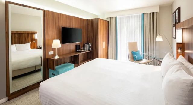 Двухместный номер Superior с балконом Courtyard by Marriott Edinburgh