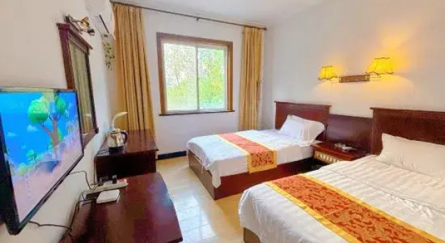 Lijiang Ruige Hotel, Book Hotel Lujiang Anhui