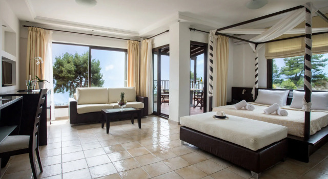 Elani Bay Resort, Book Resort Siviri 