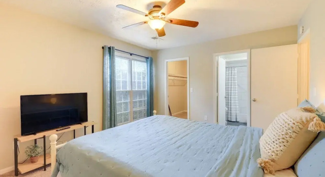 Коттедж Charming Columbus Home w/ Yard - 10 Mi to Dtwn!