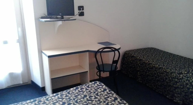 Hotel Torre Imperiale, Prenota Hotel Maccagno Lago Maggiore