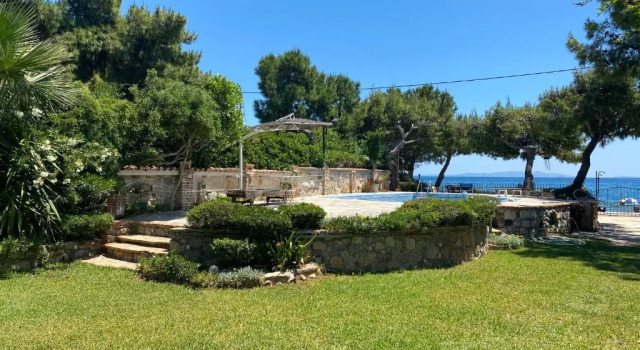 Вилла Kineta luxury House