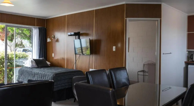 Апартаменты Peninsula Motel