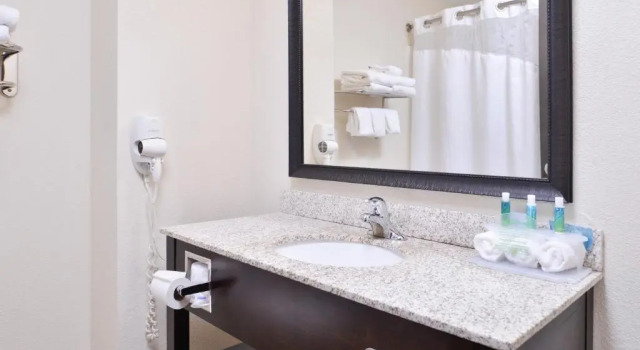 Номер Standard Holiday Inn Express & Suites Emporia Northwest by IHG