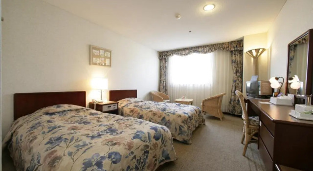 Кровать в общем номере (женский номер) Ohkido Hotel