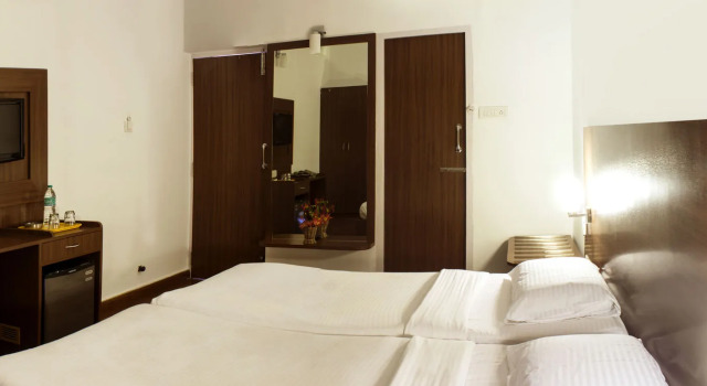 Mamalla Beach Resort, Забронировать Курортный отель Отели штата Тамилнада с бассейном, Бассейн