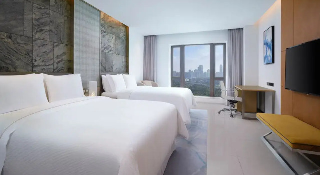 Четырёхместный номер Standard с видом на город The Westin Haikou