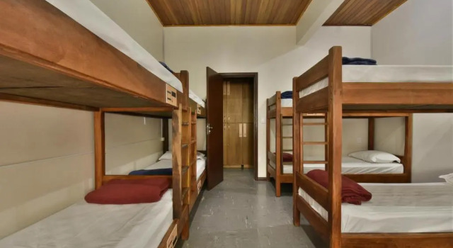 Кровать в общем номере Hostel Chocolatchê