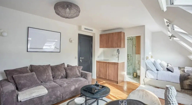 Студия Lou Suites