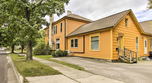 Коттедж с 3 комнатами с балконом Dog-friendly Home w/ Balcony & Yard in Surgeon Bay