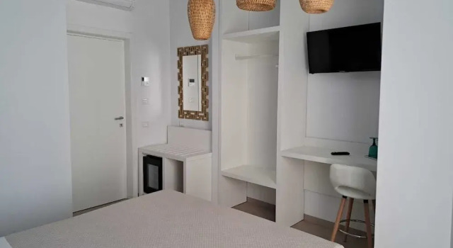 Le Dune Luxury Rooms, Rezervați Hotel Vieste Foresta Umbra, aproape de Vieste Castle
