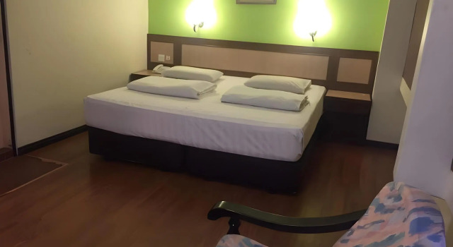 The Inn Hotel, Забронировать Отель Недорогие отели Куала-Тренггану, рядом с Пляж Бату Бурок, недорого
