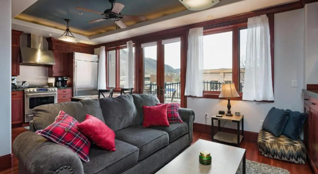 Апартаменты 766 Main Avenue - Unit 202