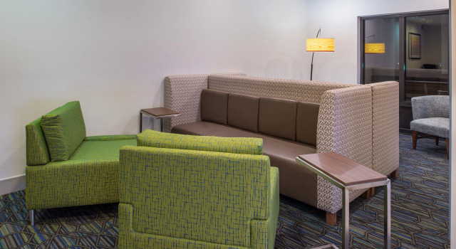 Holiday Inn Express Hotel & Suites Tampa-Anderson Rd/Veteran by IHG