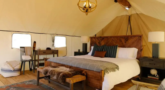 Тент Collective Retreats Governors Island