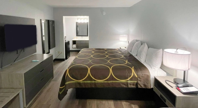 Двухместный номер Standard Super 8 by Wyndham Pigeon Forge Downtown