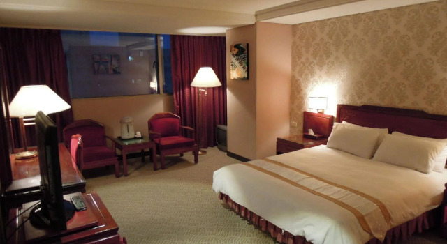 New Plaza Hotel
