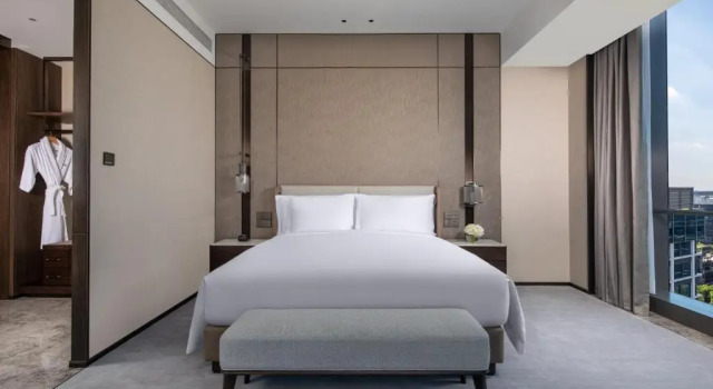 Двухместный номер Premium Crowne Plaza Shanghai Hongqiao by IHG