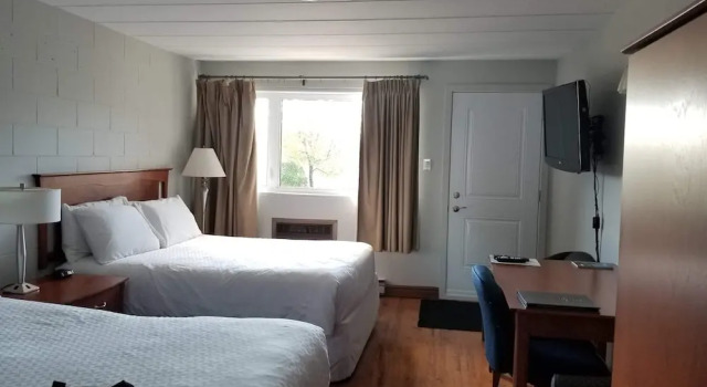 Четырёхместный номер Economy Auberge Happy Logis