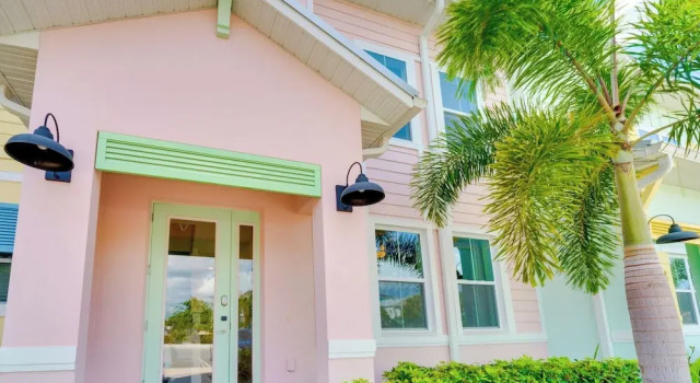 Апартаменты ~ 11 Mi to Disney: Bright Kissimmee Townhome!