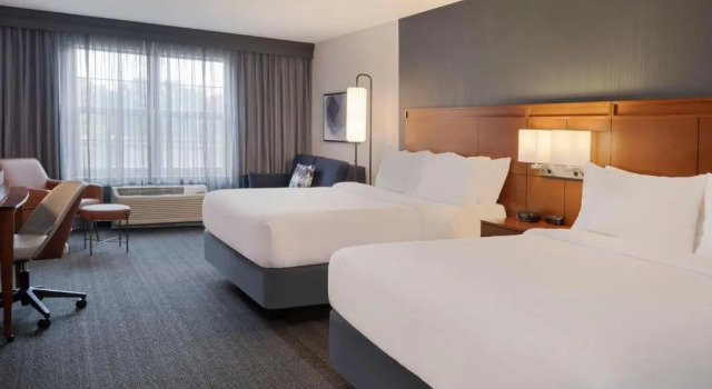 Четырёхместный номер Standard Courtyard Columbus New Albany