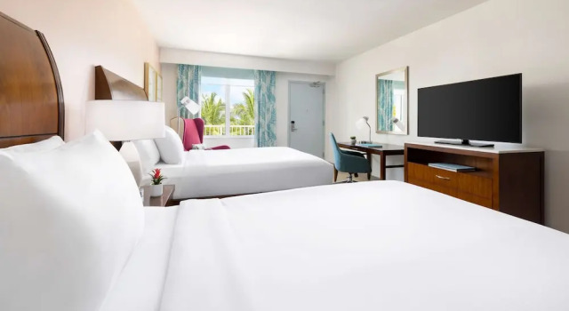 Четырёхместный номер Deluxe Hilton Garden Inn Key West / The Keys Collection