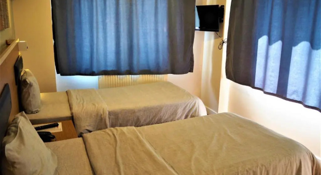 Standardowy dwuosobowy pokój Naila Hotel
