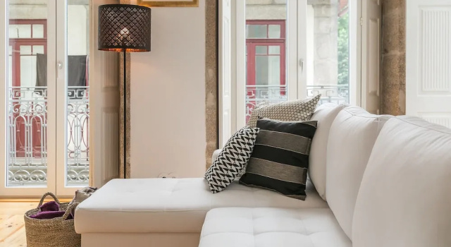 Студия с балконом и с видом на город Indulge Porto Flats