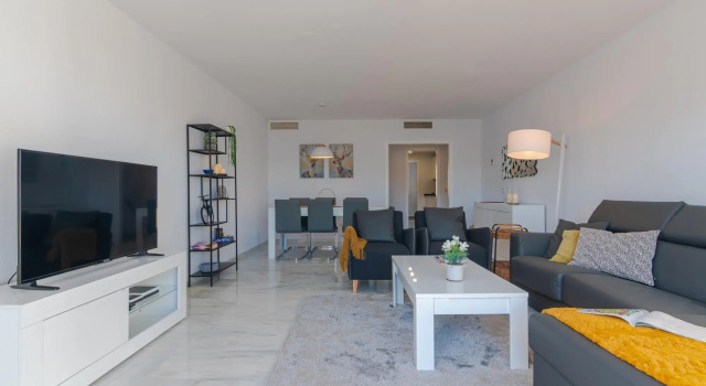 11226 - Modern beach side duplex penthouse.