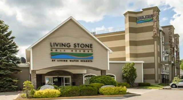 Law Cranberry Resort Limited, Collingwood, Canada, Забронировать Курортный отель Отели Коллингвуд с бассейном, Бассейн