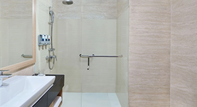 Трёхместный номер Standard Four Points by Sheraton Makassar