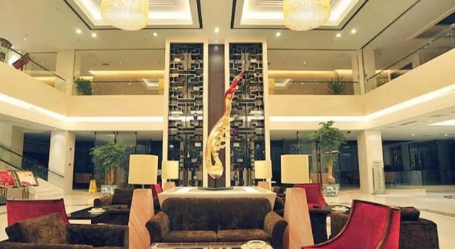 Golden Phoenix Hotel, Book Hotel Hotels in Taizhou with Parking, Parking