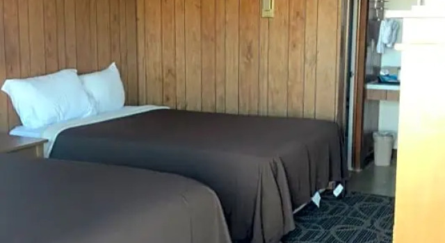 Номер Deluxe First Inn By OYO Quinter Hwy 70