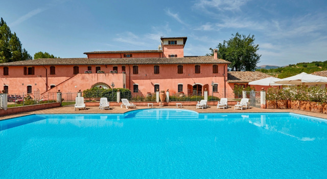 Agriturismo Il Molino Antico Farm, Book Landbrugsophold Hoteller i Spoleto med pool, Swimmingpool