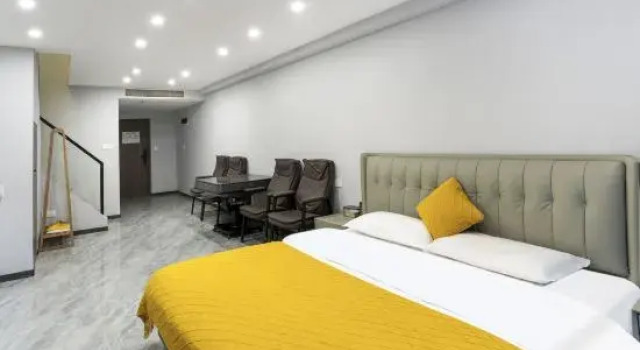 Люкс Deluxe Kaiman Homestay (North Railway Station)