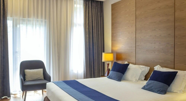 Suite Alba Hotel Meru